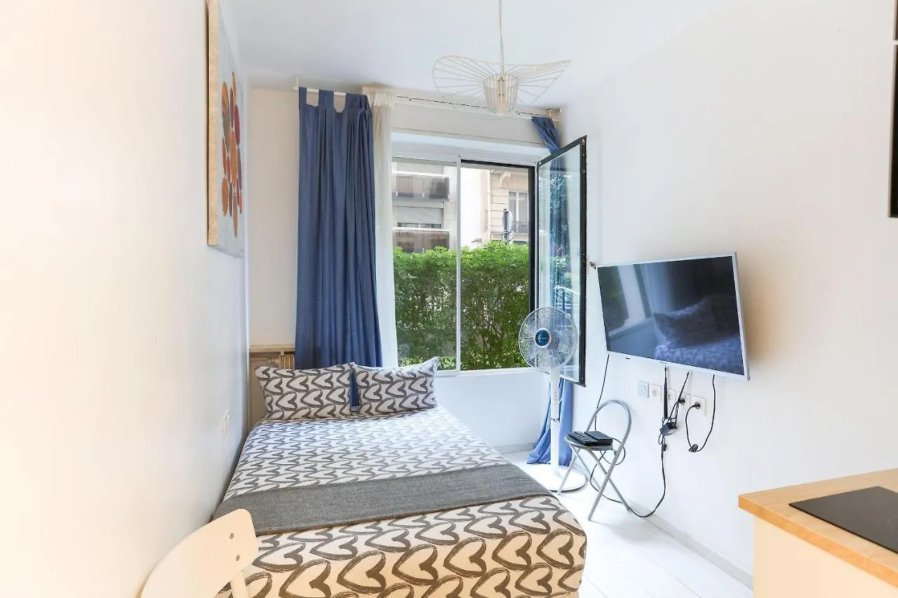 Trocadero Cozy Studio Apartament *