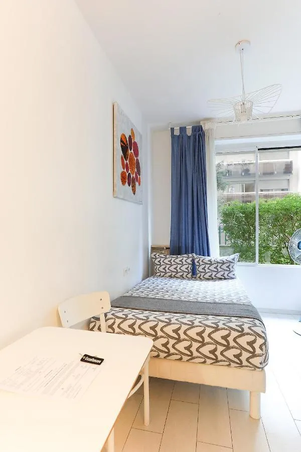 Trocadero Cozy Studio Apartament