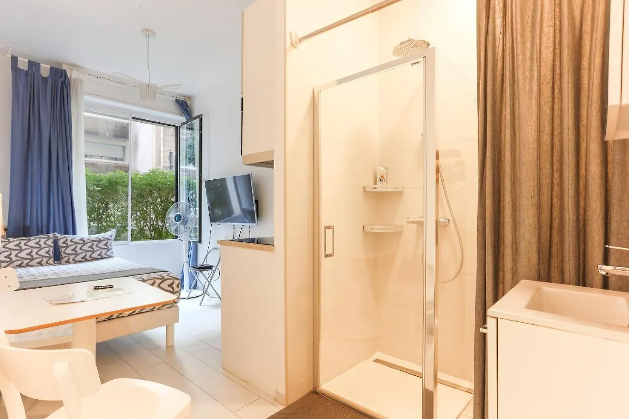 Apartament Trocadero Cozy Studio *